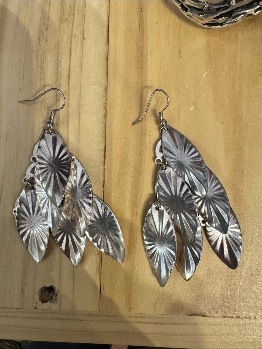 Vintage Aluminum lightweight chandelier dangle silver earrings stainless wire